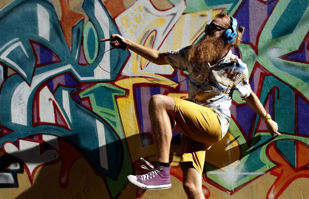 Tommy Franklin - Byron Bay's very own Dancing Man busts out