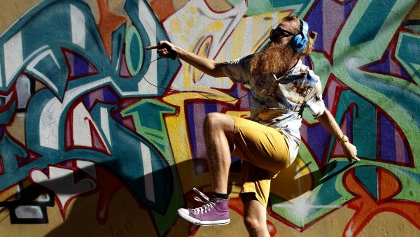 Tommy Franklin - Byron Bay's very own Dancing Man busts out