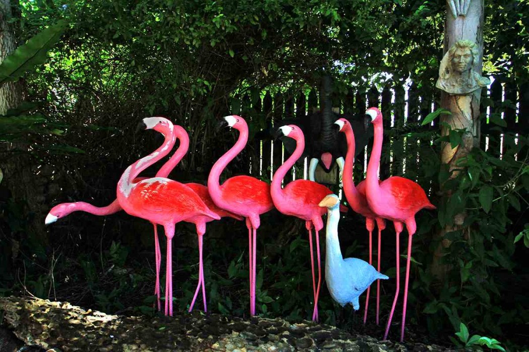 Will Ponweiser's flamingo sculptures on the Pacific Highway at Woodburn.