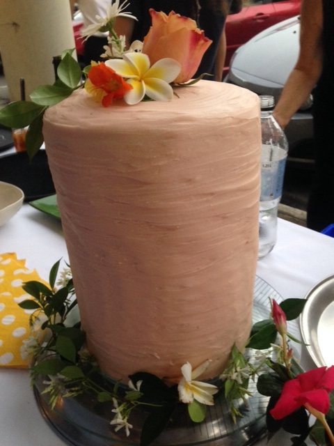 Nadine Abenseur's floral cake.